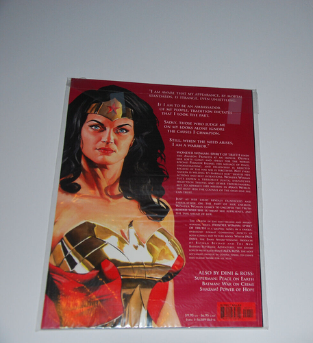 Cómic de Wonder Woman "Espíritu de la Verdad" 13 1/2 X10 pulgadas - Imagen 2 de 2