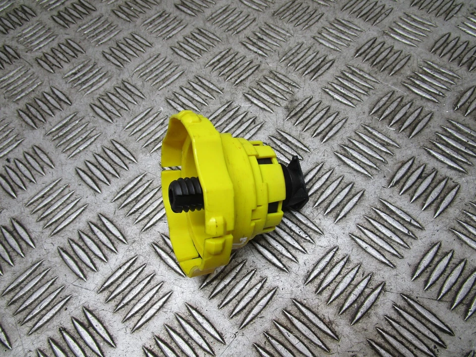 Peugeot 2008 2015 5 puertas abrazadera de tuerca de fijación de rueda OEM Foto 2 de 4