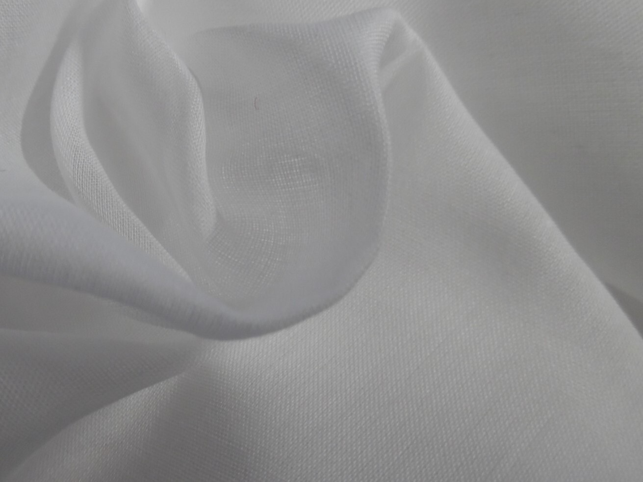 SWISS BATISTE~FAIRY FABRIC~CAPITAL IMPORTS~18"x28"~BRIGHT WHITE~DOLLS