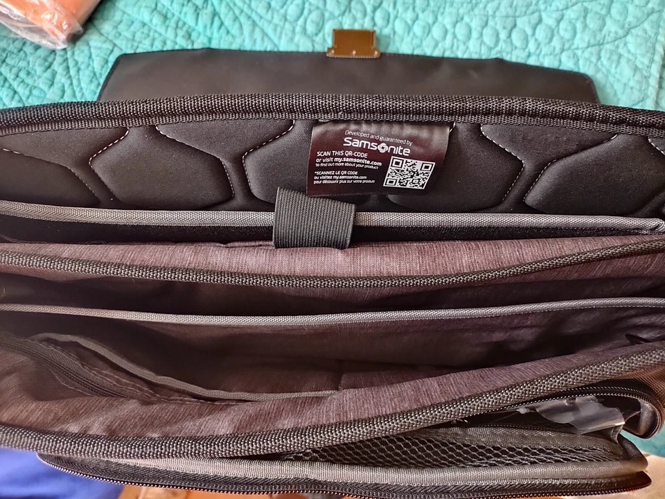 Maletín para portátil Samsonite - negro con detalles de cuero usado en excelente estado Foto 2 de 4