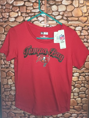 NFL Tampa Bay Buccaneers Womens T-Shirt Size Medium RED - NEW With Tags - Picture 4 of 9