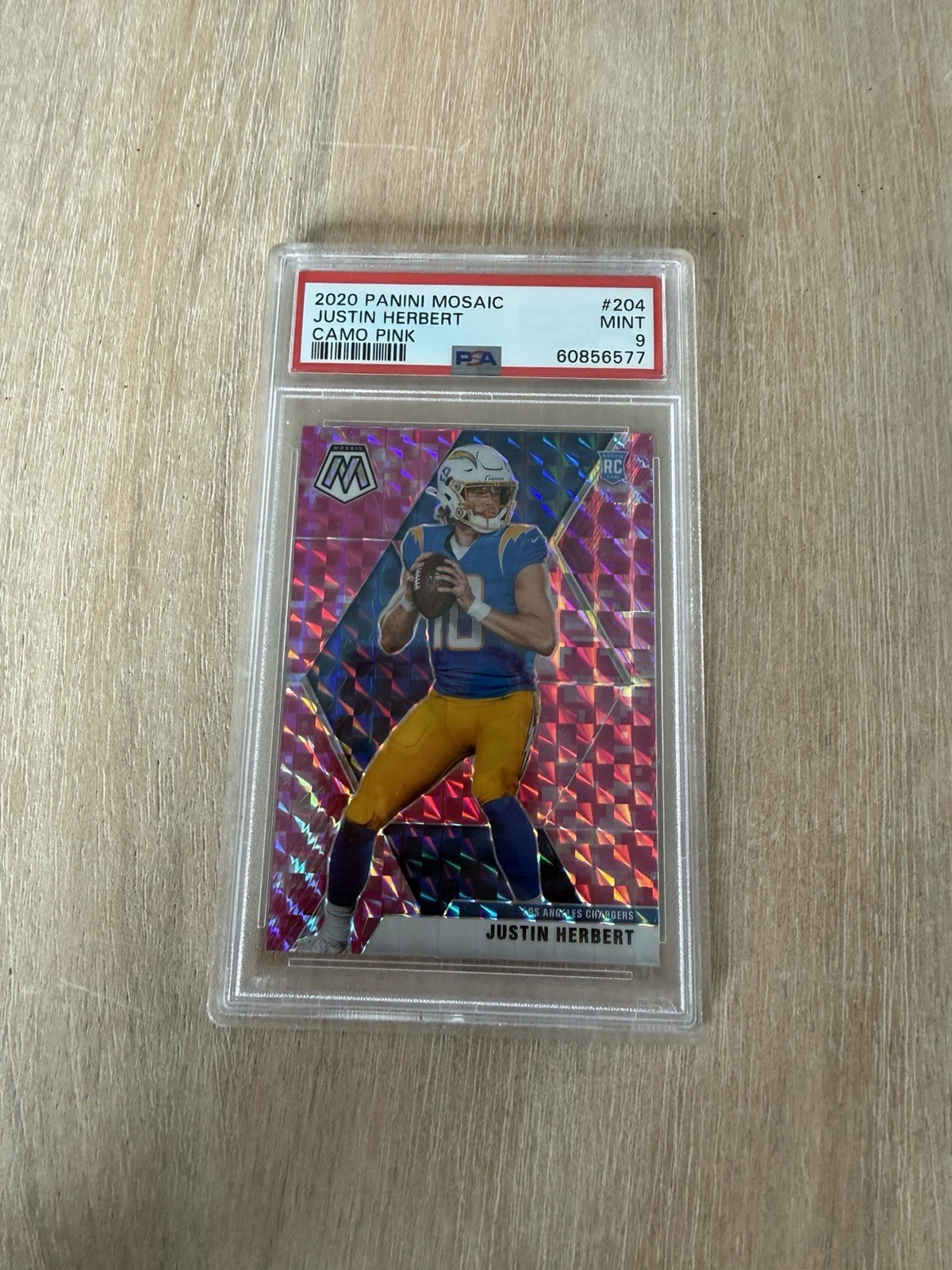 2020 Panini Mosaic - Rookies Justin Herbert #204 Camo Pink Mosaic Prizm (RC)