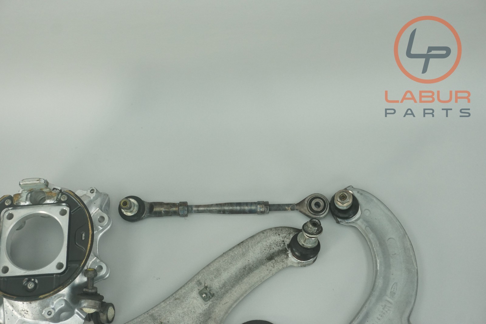 M139 03-10 Maserati Quattroporte Rear Right Side Control Arm Knuckle Hub Z7049