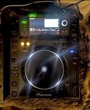 Two Pioneer CDJ 2000 Professional Multi Player In Black In Pristine Condition DJ