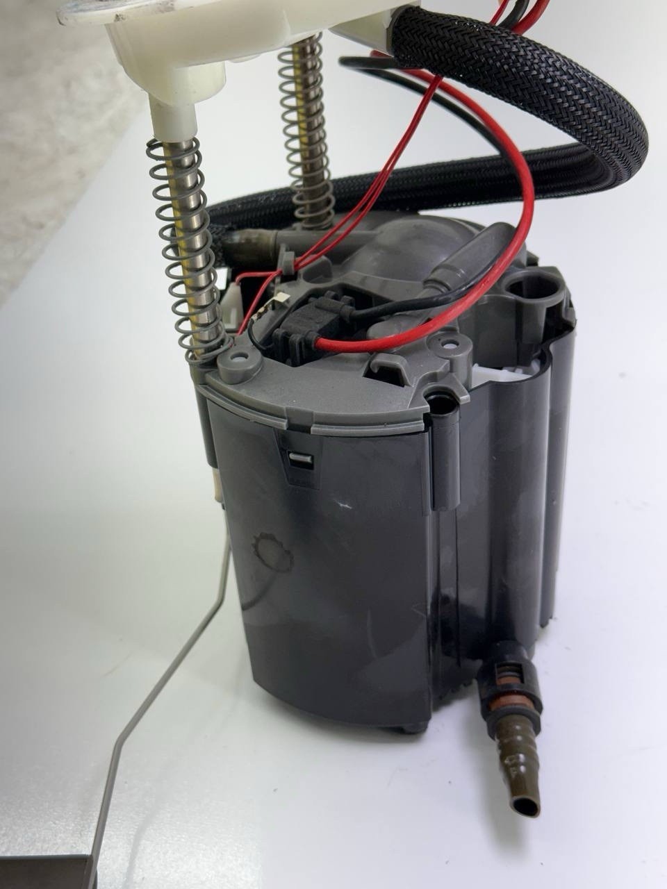 2014 - 2020 MASERATI GHIBLI FUEL GAS TANK LEFT FUEL LEVEL GAUGE PUMP 554