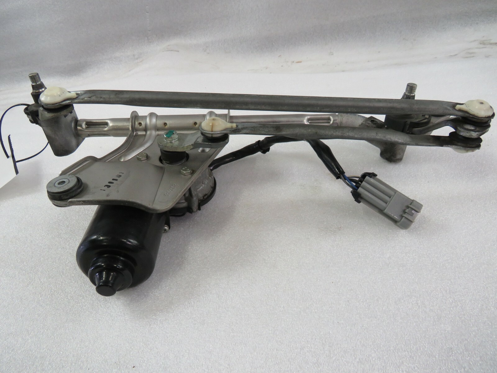 Ferrari California, Wiper Motor w/ Wiper Transmission, Used, P/N 69770800