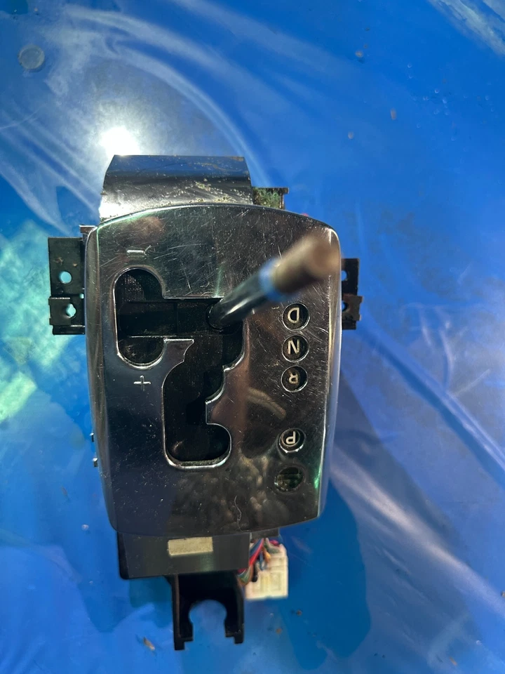 🐼 08 Nissan Maxima câmbio de piso - Imagem 4 de 4