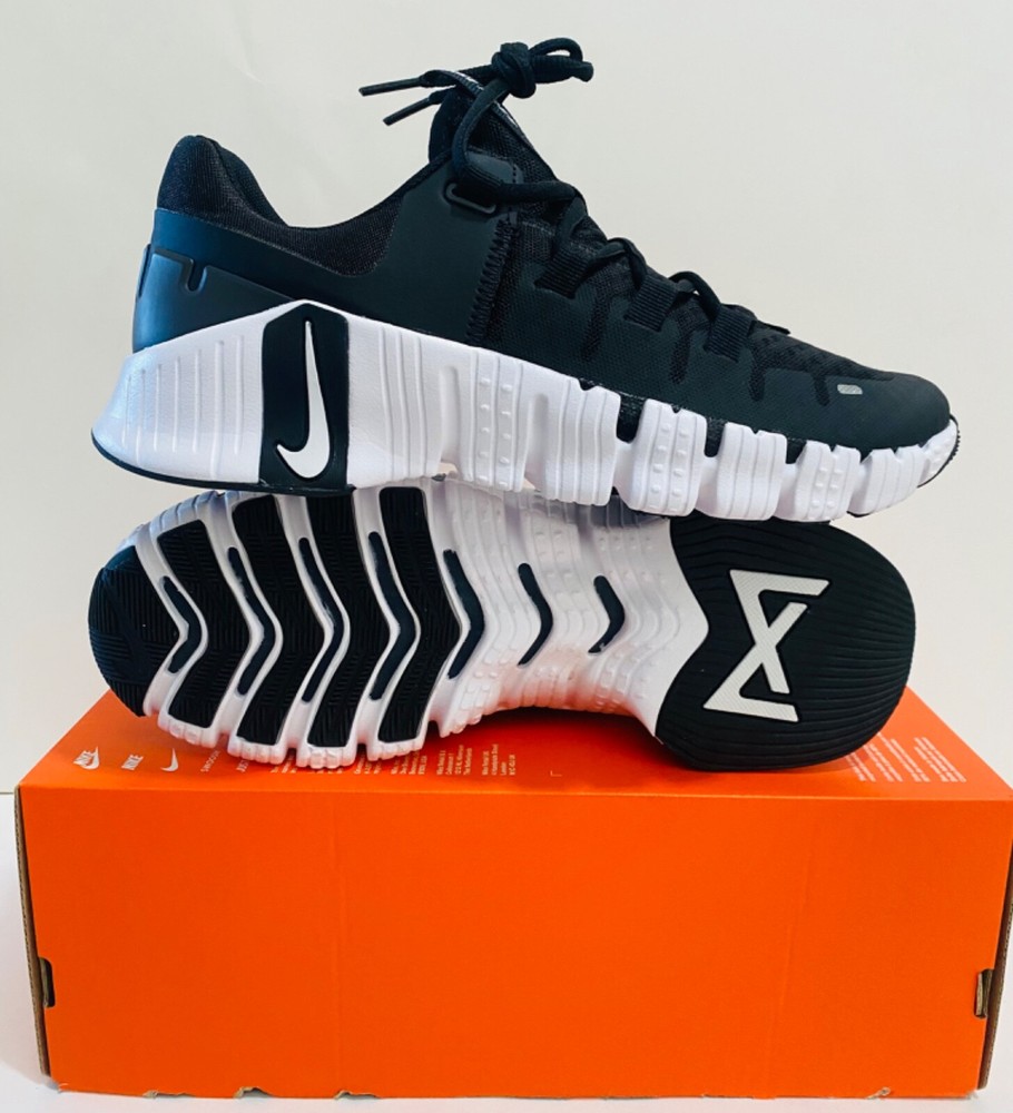 nike metcon 5 men Size 12  black and white DV3949 001 Ship Fast !!
