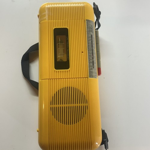 80s STREET BEAT CT72 Yellow Lenoxx AM/FM Cassette Stranger Things Boombox WOW