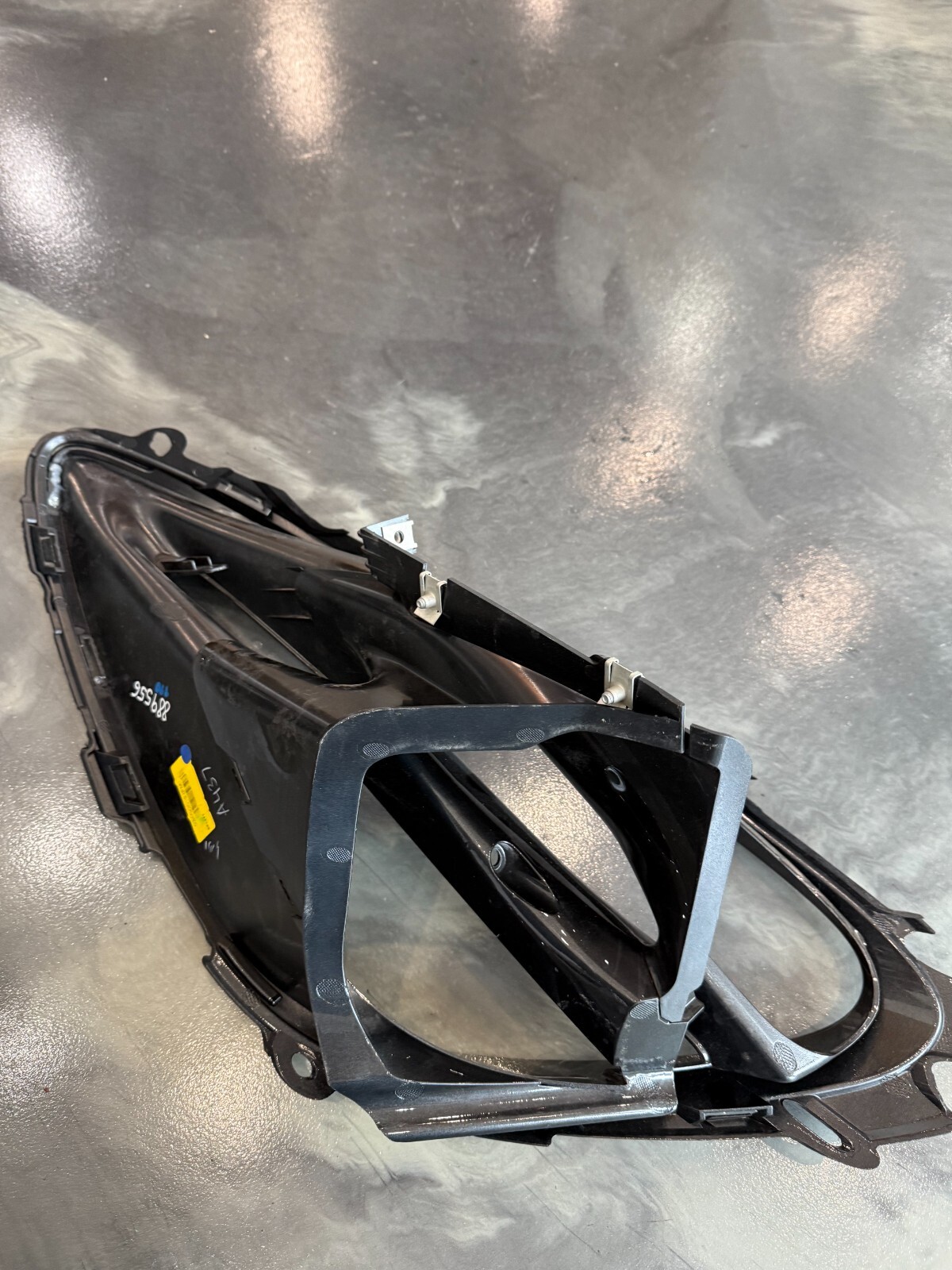 MCLAREN 720S PERFORMANCE HEADLIGHT BEZEL RIGHT PASSENGER OEM
