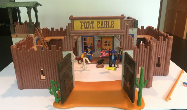 playmobil cowboy fort