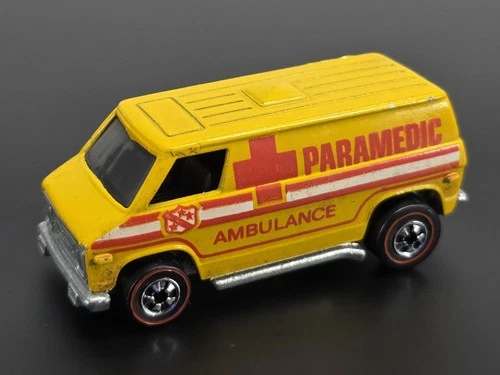 Hot Wheels Redlines Flying Colors Paramedic Super Van w/ Metal Base Dark Yellow