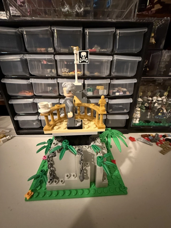 Lego Minifigure Grand Moff Wilhuff Taking SW1471 - Изображение 2 из 4