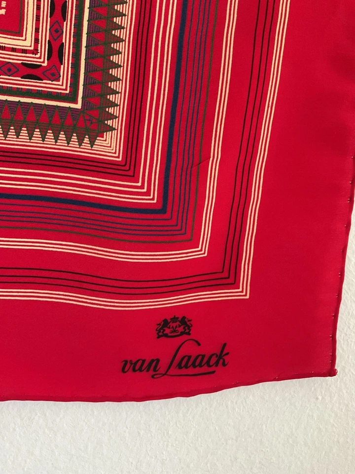 VAN LAACK Pure Silk 女式红色围巾 带详细的民族边界设计 35 英寸/35 英寸 — 第 4/4 张图片