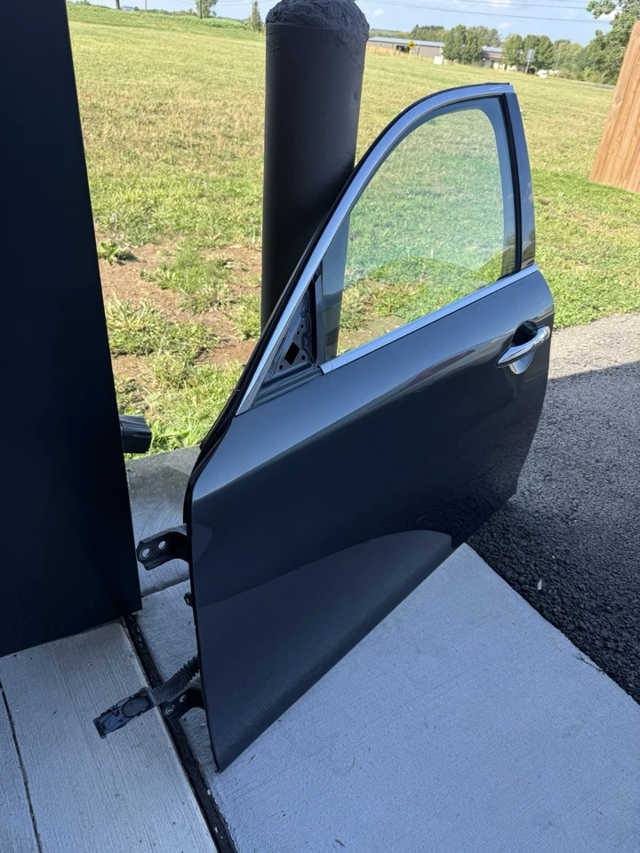 11-19 CONJUNTO PUERTA LADO CONDUCTOR DELANTERO IZQUIERDO INFINITI M37 Q70 - GRIS PERLA METALIZADO Foto 2 de 4