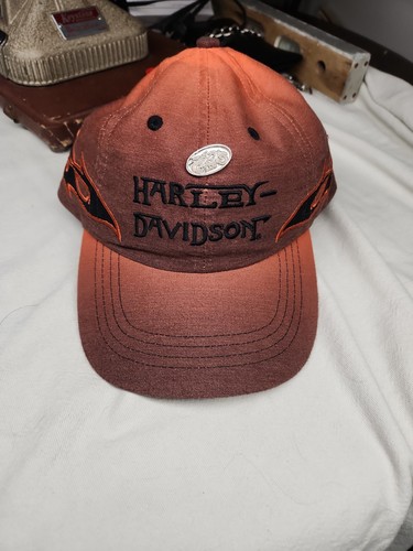 Casquette snapback vintage époque Y2k Harley-Davidson brodée flamme avec épingle motard - Photo 1/6