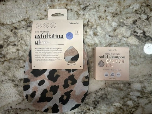 Kitsch Eco-Friendly Exfoliating Glove & Nourishing Castor Oil Solid Shampoo Bar