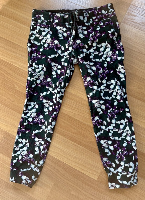 Banana Republic Size 4 Petite Pre-Loved Condition. Very Nice
