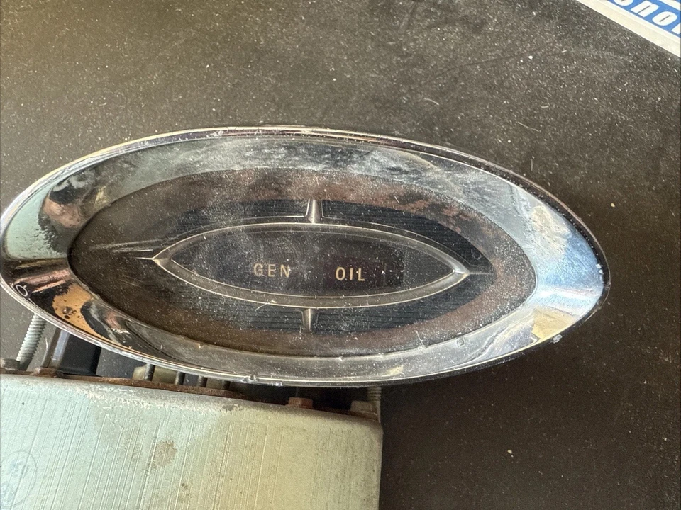 1961 Oldsmobile Super 88 праздничный указатель топлива и масла - Изображение 4 из 4