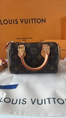 sac louis vuitton Nano Speedy - Photo 1/4