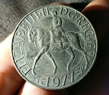 England Queen Elizabeth Il Jubilee Year 1977 Coin