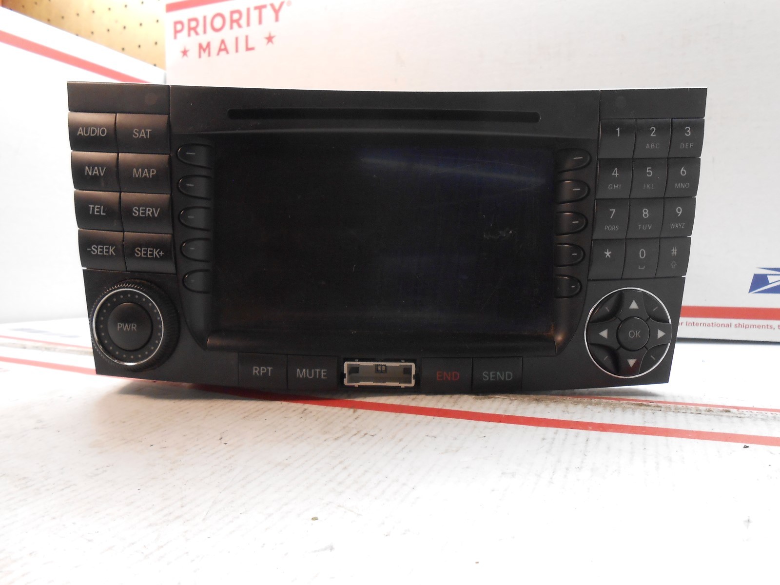 07 Mercedes C-class navigation am fm cd player 2118203497 ic 