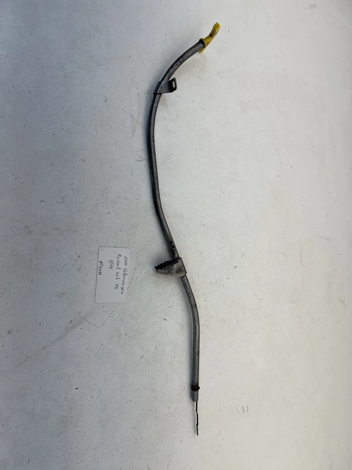 Volkswagen Passat 2015 3,6 L varilla de medición de aceite tubo nivel de aceite fabricante de equipos originales. Foto 2 de 4