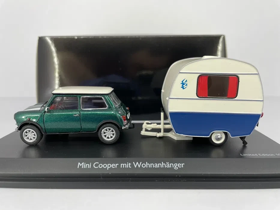 TLCS : 1/43 Mini Cooper Schuco avc caravane, pièces Austin Mini