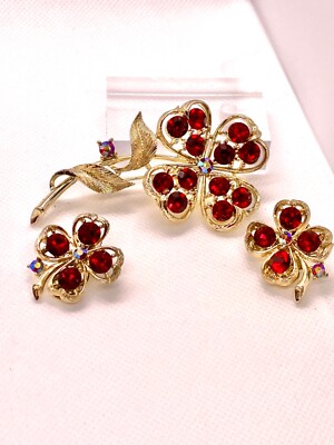 Lisner Red  shamrock silver tone textured demi parure 