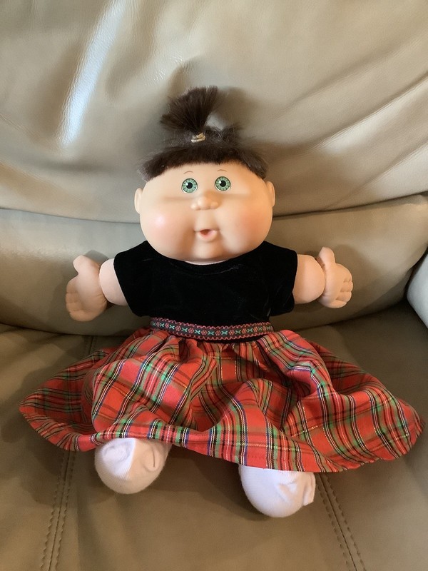 2004 Cabbage Patch Kids Play Along Doll Brown Hair Blue eyes