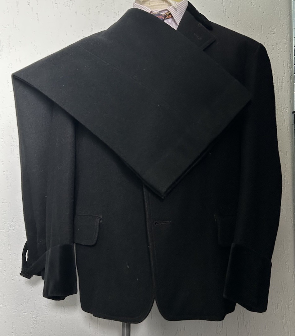 Men’s 1930s Black Suit Stroller Velvet Collar Buckle Back European Vintage 44 L