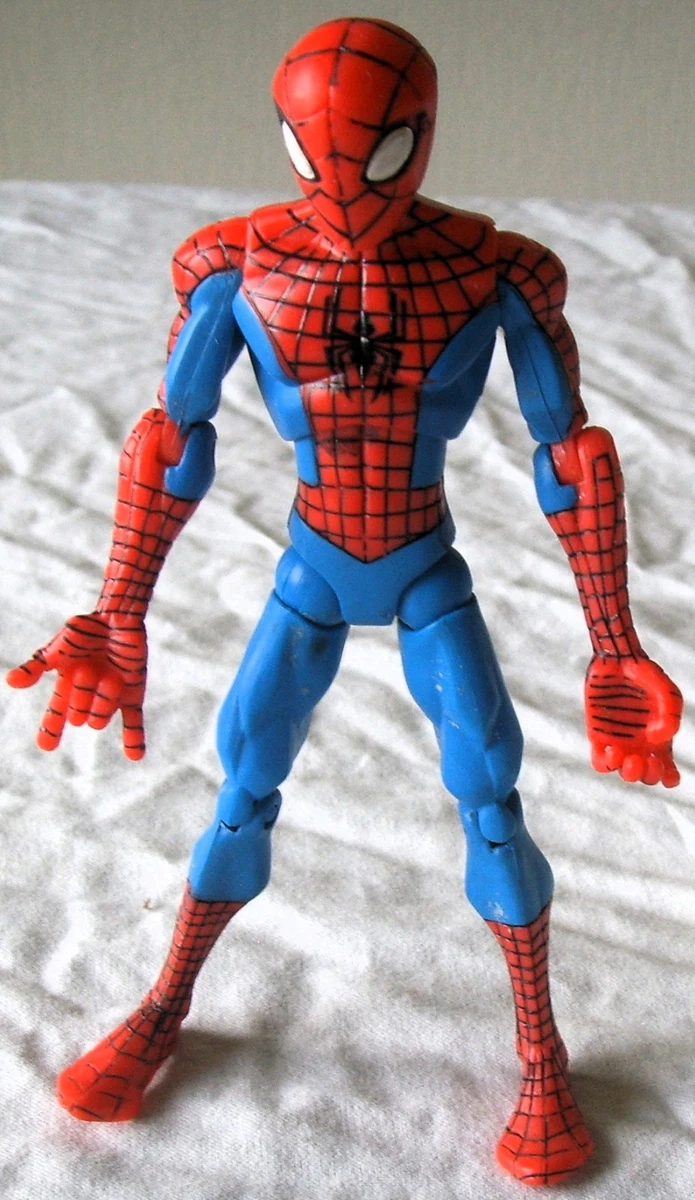 Marvel Spider-Man, figurine Spider-Man équipement araignée de 33 cm, avec lance-projectiles, 15 accessoires, dès 4 ans