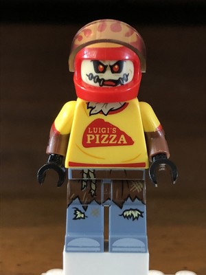 Lego Batman Scarecrow Pizza Delivery Suit 70910 | eBay