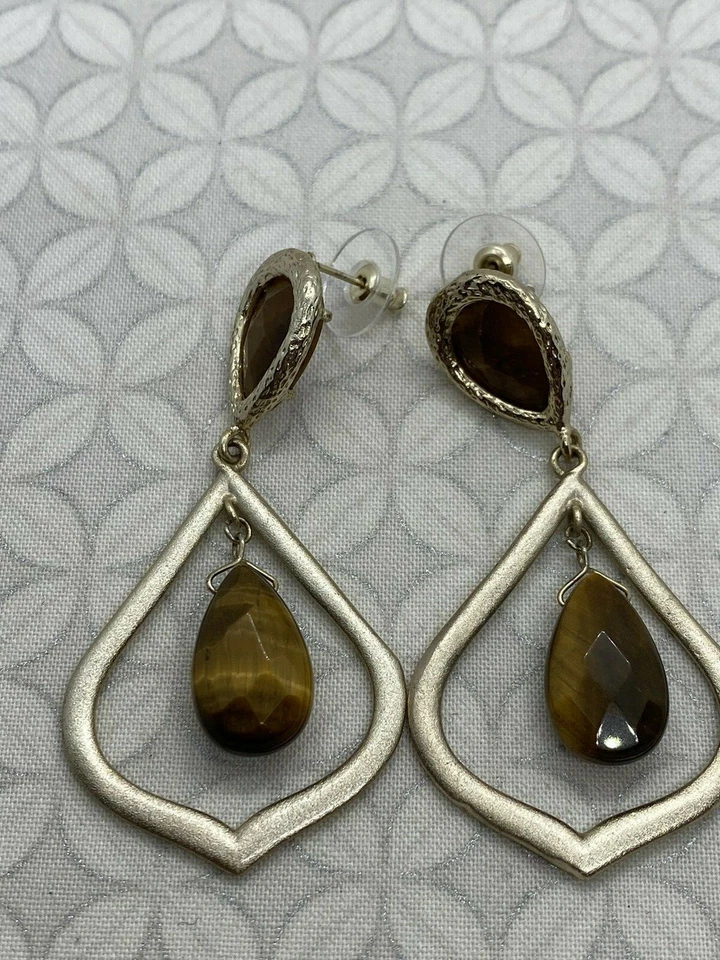 Pendientes Kendra Scott Rayanne de colección ojo de tigre tono dorado llamativo lágrima Foto 2 de 4