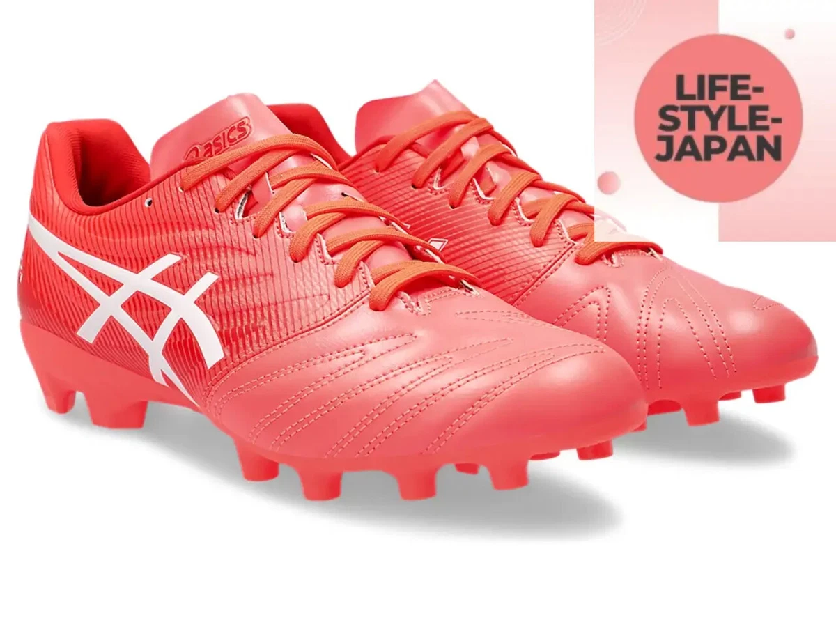 Asics soccer hotsell cleats wide fit