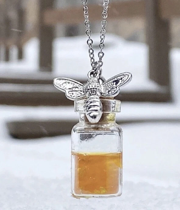 Silvertone Necklace Honeybee Bee Jar Honey Pendant New with Tags