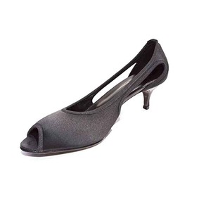 donald pliner black pumps