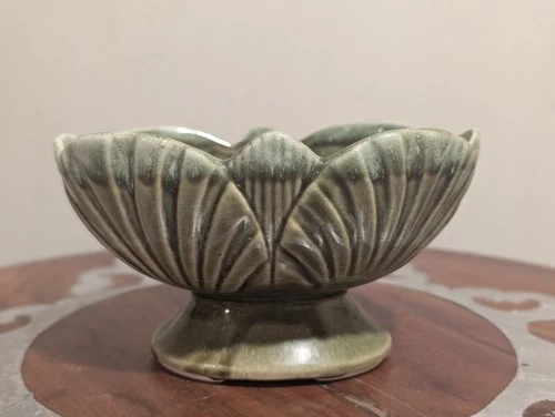 Vintage Shawnee Pottery MCM Green Drip Pedestal Planter Art Deco Leaf Pattern