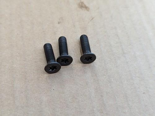 BMW S1000RR GEN 1 MOTOR GETRIEBE EINGANGSWELLE LAGERSCHEIBE HALTER PLATTE SCHRAUBEN