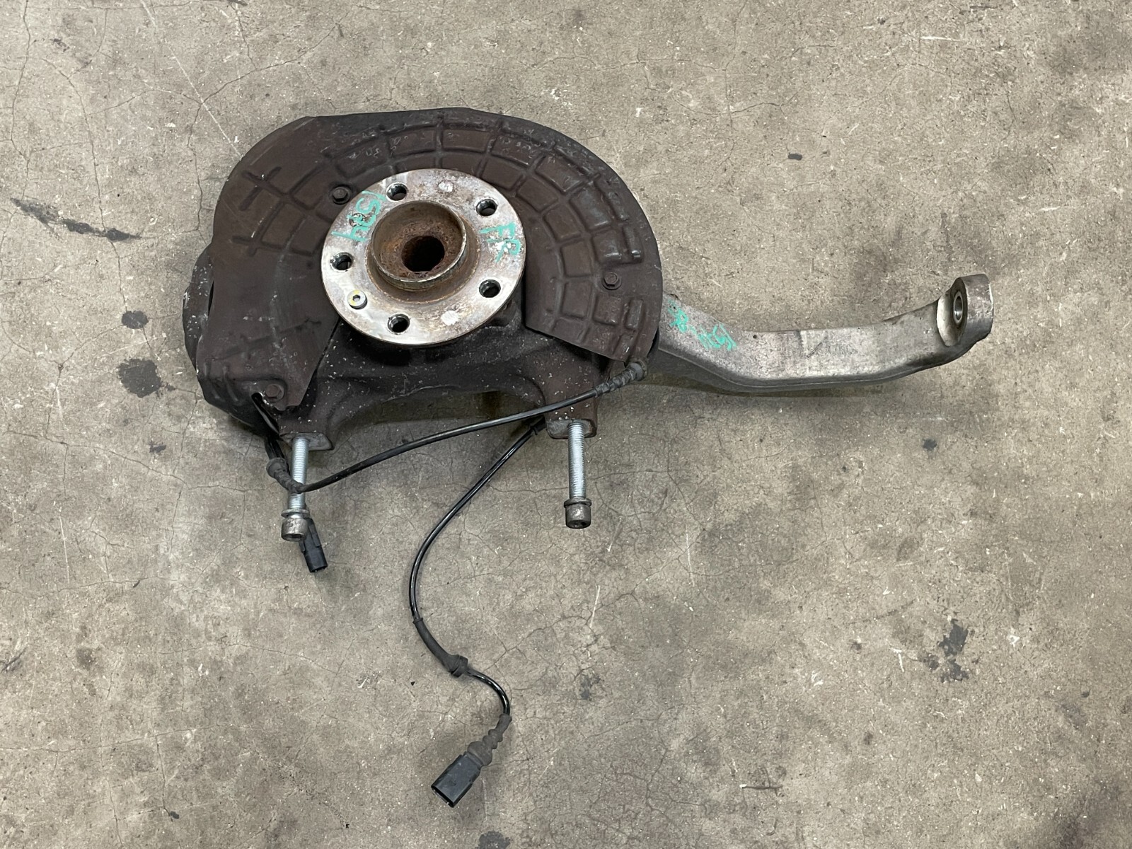 2014-2017 Maserati Quattroporte GTS Front Right Spindle Knuckle Hub RWD 1574 OEM