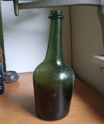 1740s OPEN PONTIL FREE BLOWN BLACKGLASS FLOWER POT WINE BOTTLE DUG IN PHILLY