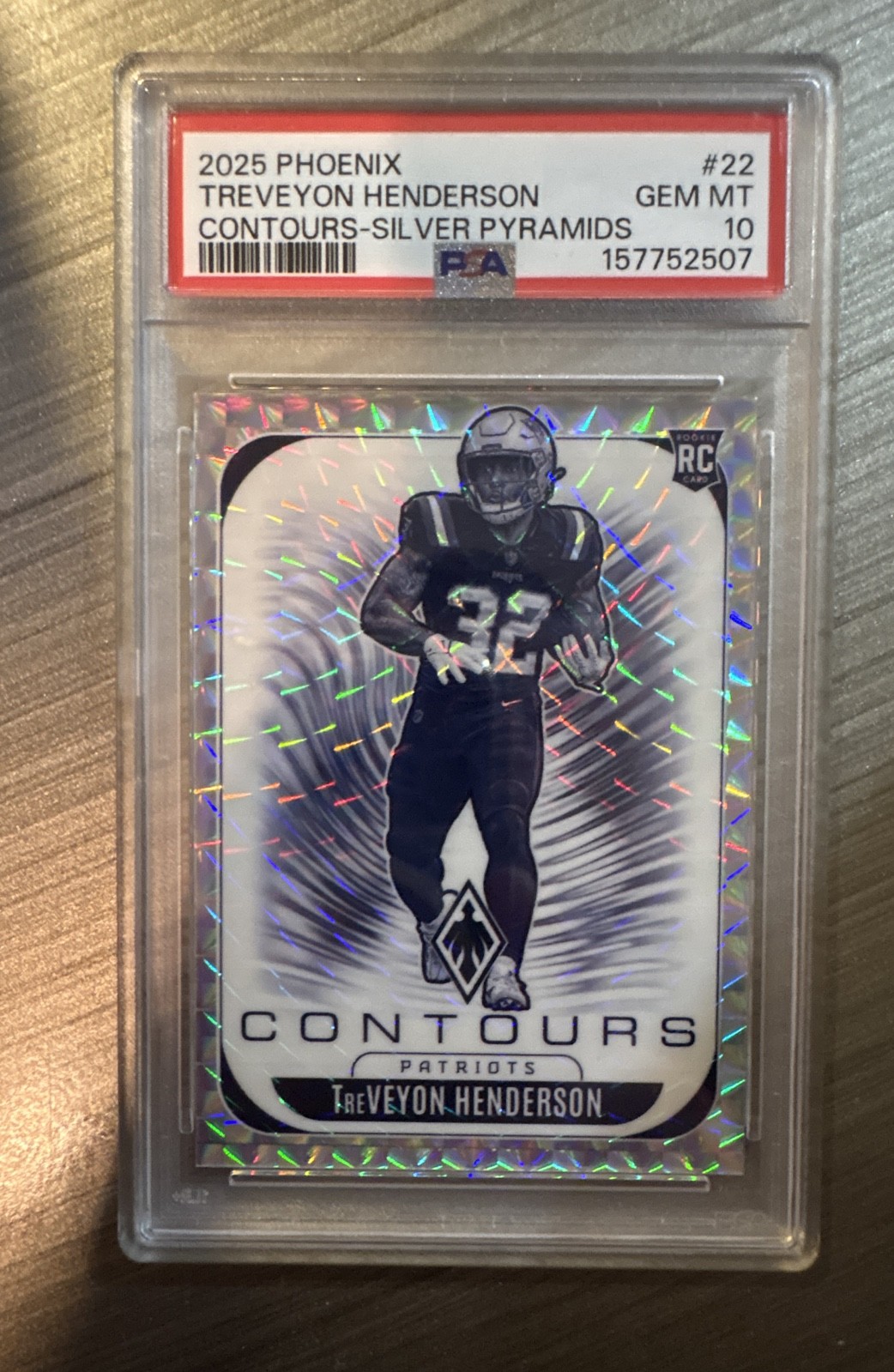 TreVeyon Henderson Panini Phoenix Contours #22 Silver Pyramids