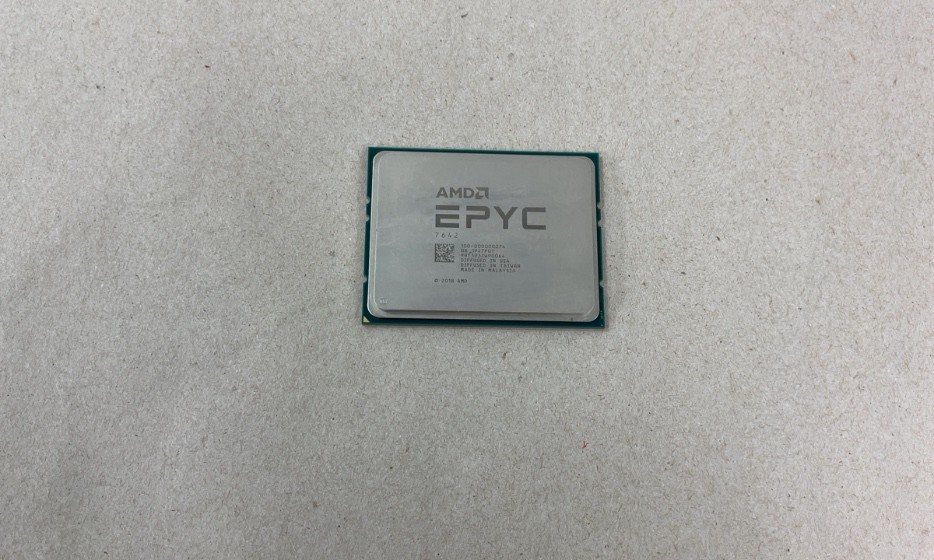 Processore AMD EPYC 7642 48-Core 2.3GHz SP3 - Aperto Mai Usato Versione Finale