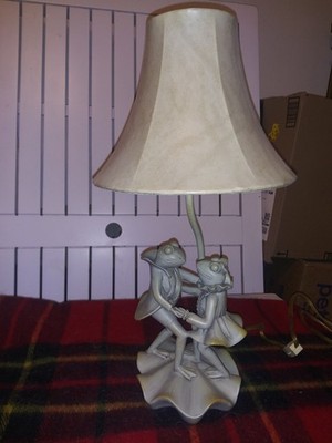 Vintage Dancing Frog Prince & Princess Lily Pad Lamp Original Leatherette Shade