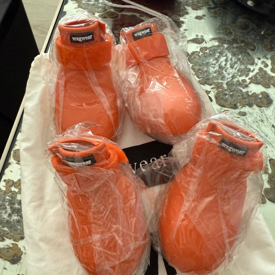 Botas WagWellies para perros Foto 2 de 4