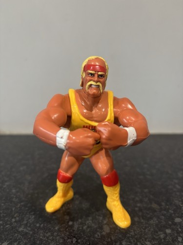 Hulk Hogan WWF Hasbro Wrestling Action Figure Hoga...