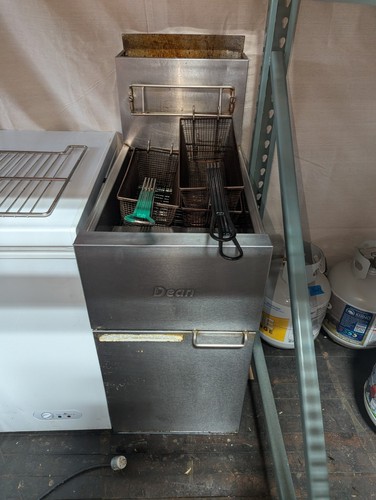 Dean SR42GN Natural Gas Floor Deep Fryer 42 lb 105000 BTU 4 Tube Burner