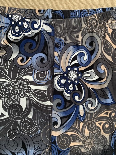 Leggings Depot Blue Floral Print Black White Size Extra Pluss Leggings NWT - Picture 4 of 5