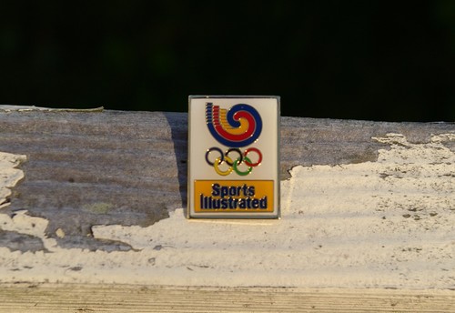 1983 Sports Illustrated Olympic Rings Metal & Enamel Lapel Pin Pinback - Picture 2 of 3