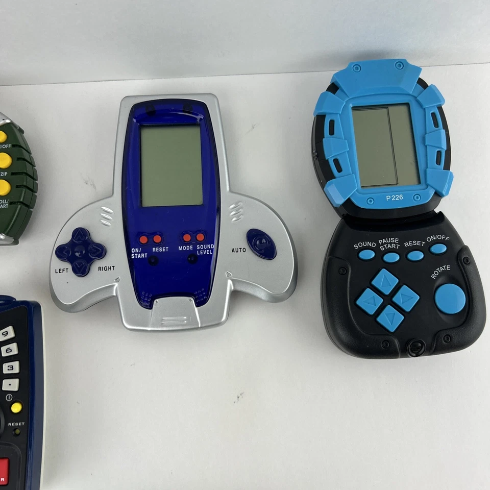 Лот винтажный LCD портативный электронные игры Hasbro Excalibur Tiger стиль проверен - Изображение 3 из 4